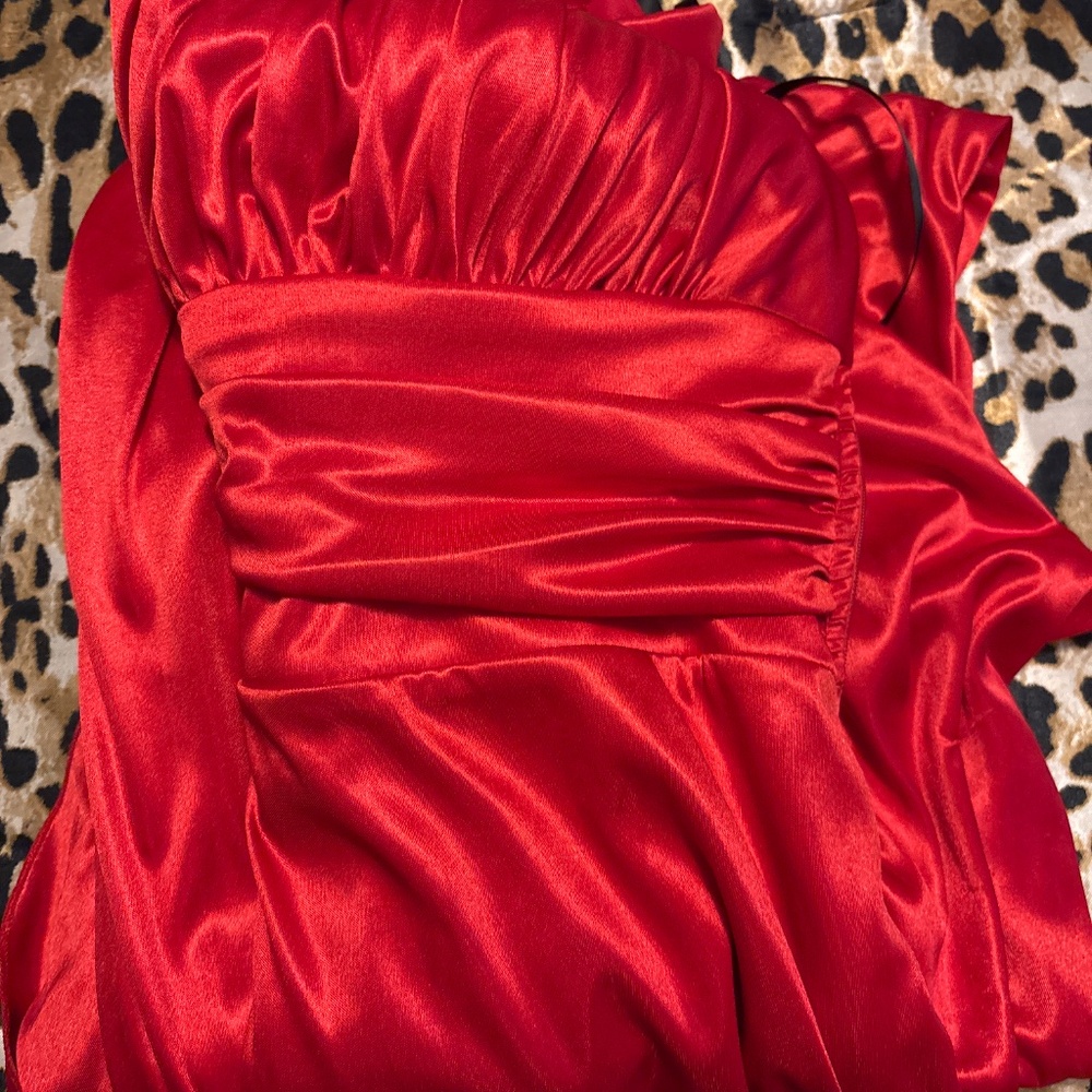 Dress - Picture 3 of 3